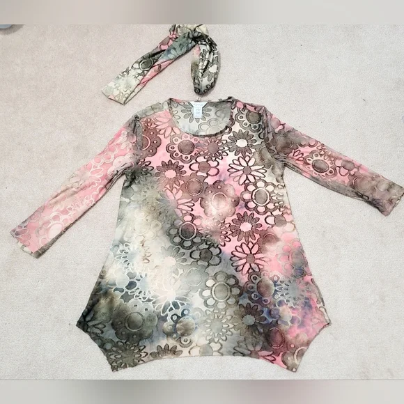 Womans Muliples Oversized Pull Over Tunic Size S with Detachable Scarf Colorful - Picture 3 of 10